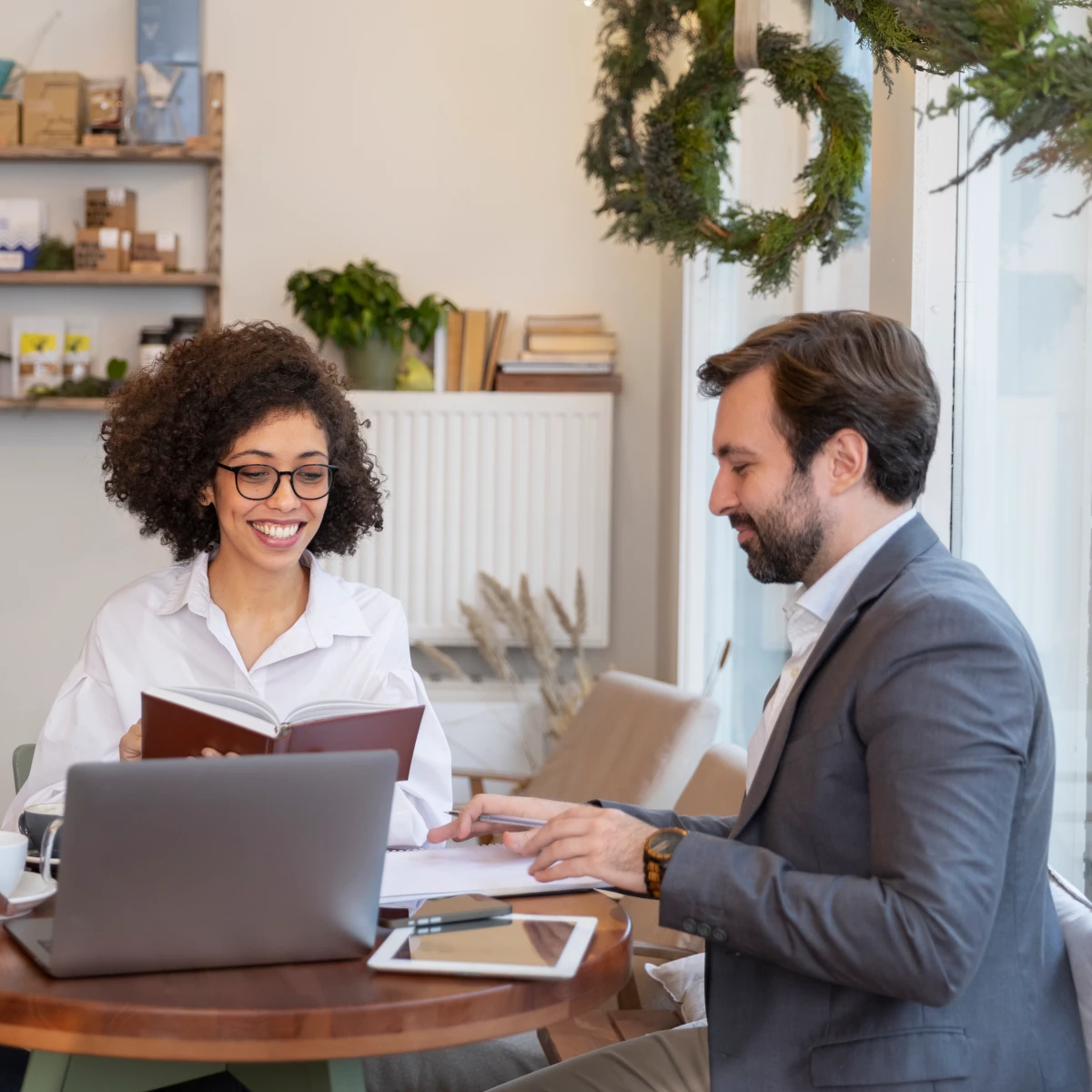 colleagues-working-together-on-the-project